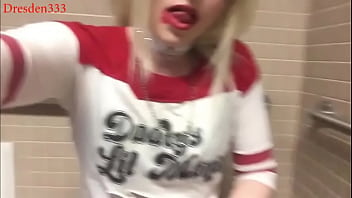 Pee play with harley quinn