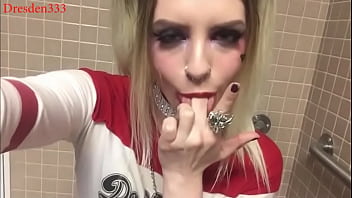 Pee play with harley quinn