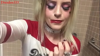 Pee play with harley quinn