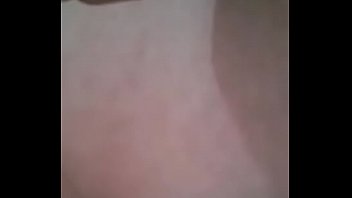 Minha puta gozando com o consolo no cu