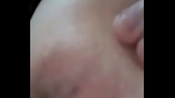 Minha puta gozando com o consolo no cu