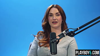 Chunky bbw cougar siri fingers her hairy snatch until she cums hard