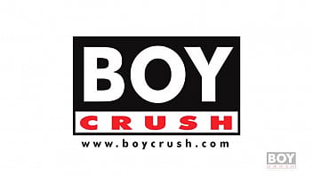 Hot Leo In Solo Action thumbnail