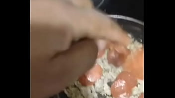 Cocinando pasta con aceite de artesal