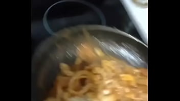 Cocinando Pasta Con Aceite De Cannabis Artesal thumbnail