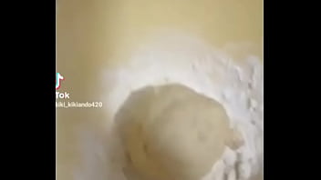 Cocinando pasta con aceite de artesal