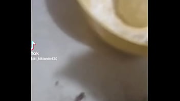 Cocinando pasta con aceite de artesal