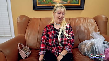 Curvy blonde hottie nikki j gives a bj and gets her pussy and butt fucked