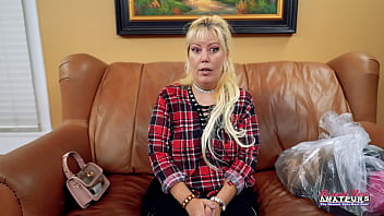 Curvy blonde hottie nikki j gives a bj and gets her pussy and butt fucked