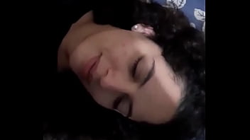 A true gentleman knows how to dry his lady's tearsun verdadero caballero sabe como secar las lagrimas de su dama