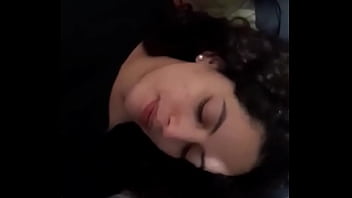 A true gentleman knows how to dry his lady's tearsun verdadero caballero sabe como secar las lagrimas de su dama