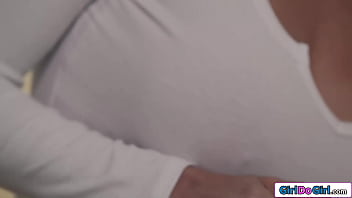 Chubby sarah arabic oils up her busty milf gf little pucks big latina fingers her shaved pussy and gets her pussy licked until she orgasms