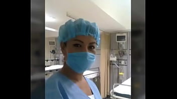 Nena medina con pepino