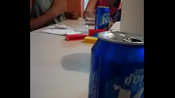 Mujer b lame pezón de su hermano parte 1