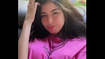 Flaquita y con unas tet0täs