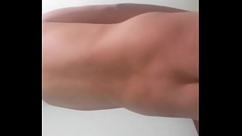 La rubia que le gusta de atras