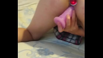 Metiéndome dildo y plug anal