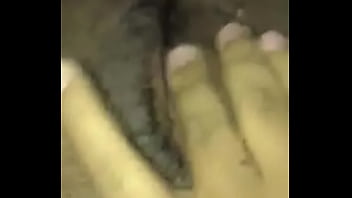 Jani broca preparandose para su amante