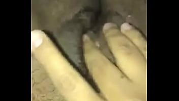 Jani broca preparandose para su amante