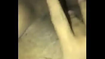 Jani broca preparandose para su amante