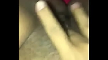 Jani broca preparandose para su amante