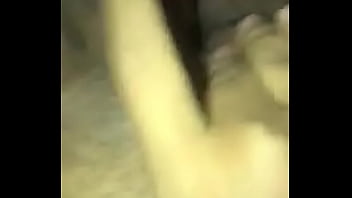 Jani broca preparandose para su amante