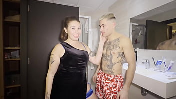 Dp anal threesome with a latina bbw from tinder