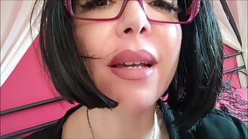 Stepmom show you her squirt while she see ya jerk off