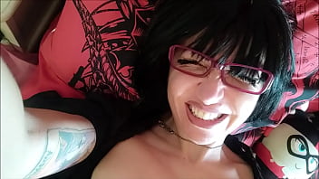 Stepmom show you her squirt while she see ya jerk off