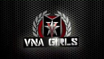 Twerking cougar sara jay oils her ass up & dildo fucks her hole