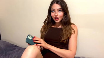 Tengo que dejar de follar con mi compañero de trabajo siempre me llena mi coño de semen Tengo que dejar de follar con mi compañero de trabajo siempre me llena mi coño de semen