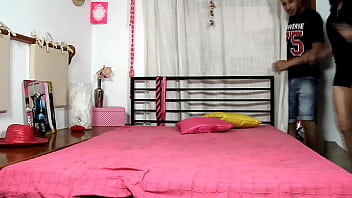 Kleines girl mit kleinen titten und enger fotze