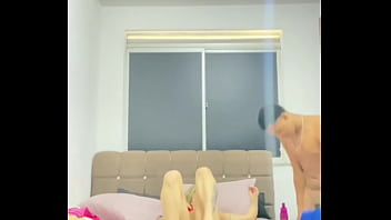 Coroa do app ensina novin a foder