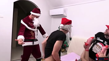 Mrs claus cuckolds santa in crazy christmas gangbang