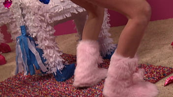 Faye and georgia roll grind and bump poons in girly polkadot bedroom sqf