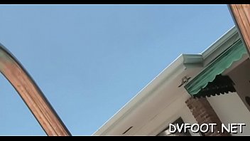 Sweetheart plays with hawt feet