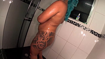 Virou Festa No Chuveiro Com As Baianas Rabudas Na Casa thumbnail