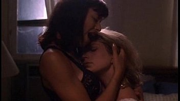 Kari wuhrer and farrah forke