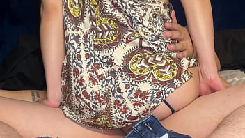 Pareja real teniendo sexo doggystyle anal casero amateur