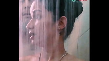 Cleaning up with jazmin shave to vibrate