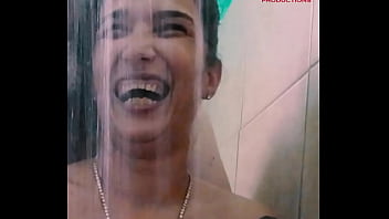 Cleaning up with jazmin shave to vibrate