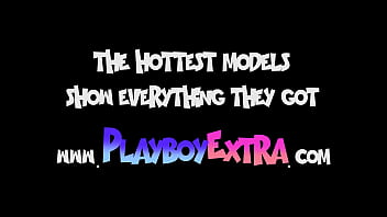 Skinny redhead cougar presenting a sensual striptease