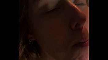 Jantar de aniversário terminou com sexo apaixonado