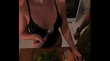 Jantar De Aniversário Terminou Com Sexo Apaixonado thumbnail