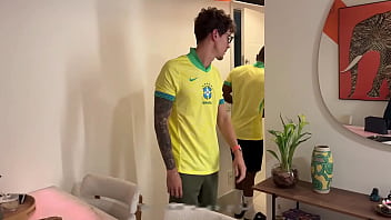 Sonho Do Gringo Era Dar Pra Dois Pauzudos Chamei Meu Amigo E Fizemos Uma Dp Nele thumbnail