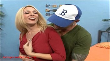 Husband lead he wife to try something new geting good fuck