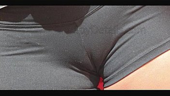 Upskirt cameltoe niples bikini