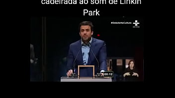Marçal Tomando Ao Som De Linkin Park thumbnail