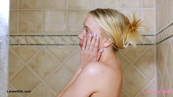 Iconic blonde vision enjoys a sensual bath