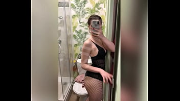 J’aime prendre mon téléphone et me prendre en photos ou vidéo quand je sors